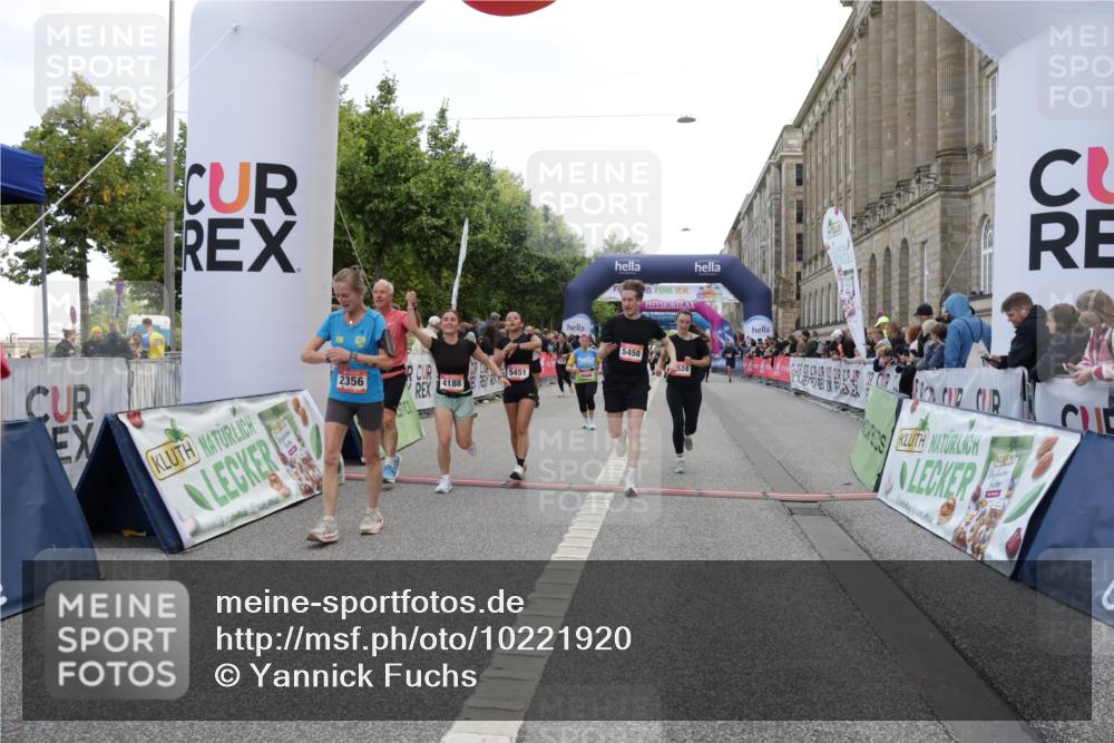 06.09.2026 - CURREX Alsterlauf Yannick Fuchs http://msf.ph/oto/10221920 06.09.2026 10:11:39 Ziel 2356, 3060, 3284, 3285, 3360, 3373, 3922, 4188, 4189, 5226, 5279, 5451, 5458, 5922, 5923, 6019, 6166, 6362, 6446, 6491, 8146 meine-sportfotos.de