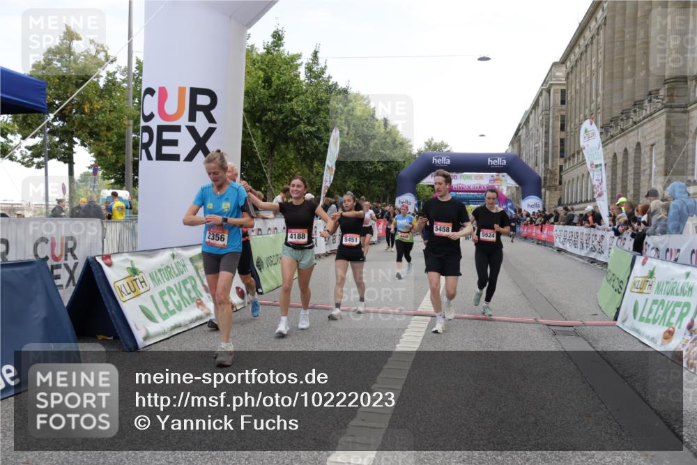 06.09.2026 - CURREX Alsterlauf Yannick Fuchs http://msf.ph/oto/10222023 06.09.2026 10:11:39 Ziel 2356, 3060, 3284, 3285, 3360, 3373, 3922, 4188, 4189, 5226, 5279, 5451, 5458, 5922, 5923, 6019, 6166, 6362, 6446, 6491, 8146 meine-sportfotos.de