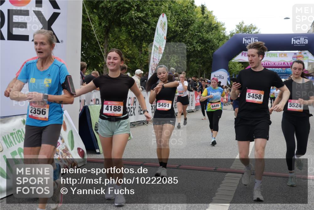 06.09.2026 - CURREX Alsterlauf Yannick Fuchs http://msf.ph/oto/10222085 06.09.2026 10:11:40 Ziel 2125, 2356, 3060, 3284, 3285, 3373, 3704, 3922, 4188, 4189, 4611, 5279, 5451, 5458, 5922, 5923, 6019, 6166, 6362, 6446, 6491 meine-sportfotos.de