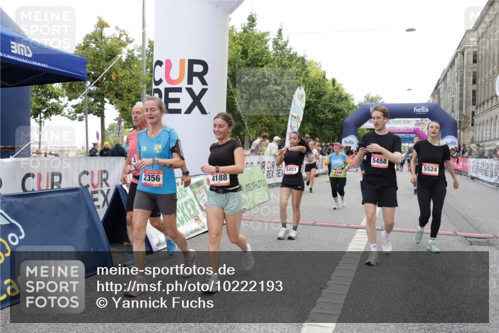 06.09.2026 - CURREX Alsterlauf Yannick Fuchs http://msf.ph/oto/10222193 06.09.2026 10:11:40 Ziel 2125, 2356, 3060, 3284, 3285, 3373, 3704, 3922, 4188, 4189, 4611, 5279, 5451, 5458, 5922, 5923, 6019, 6166, 6362, 6446, 6491 meine-sportfotos.de
