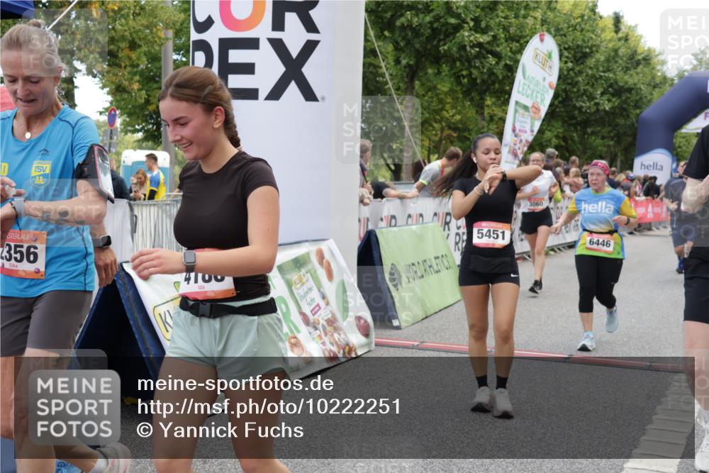 06.09.2026 - CURREX Alsterlauf Yannick Fuchs http://msf.ph/oto/10222251 06.09.2026 10:11:41 Ziel 2125, 2356, 3060, 3284, 3285, 3373, 3704, 3922, 4188, 4189, 4611, 5279, 5451, 5458, 6019, 6166, 6362, 6446 meine-sportfotos.de