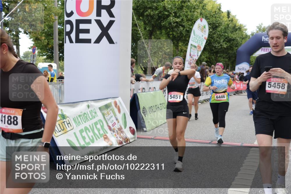 06.09.2026 - CURREX Alsterlauf Yannick Fuchs http://msf.ph/oto/10222311 06.09.2026 10:11:41 Ziel 2125, 2356, 3060, 3284, 3285, 3373, 3704, 3922, 4188, 4189, 4611, 5279, 5451, 5458, 6019, 6166, 6362, 6446 meine-sportfotos.de