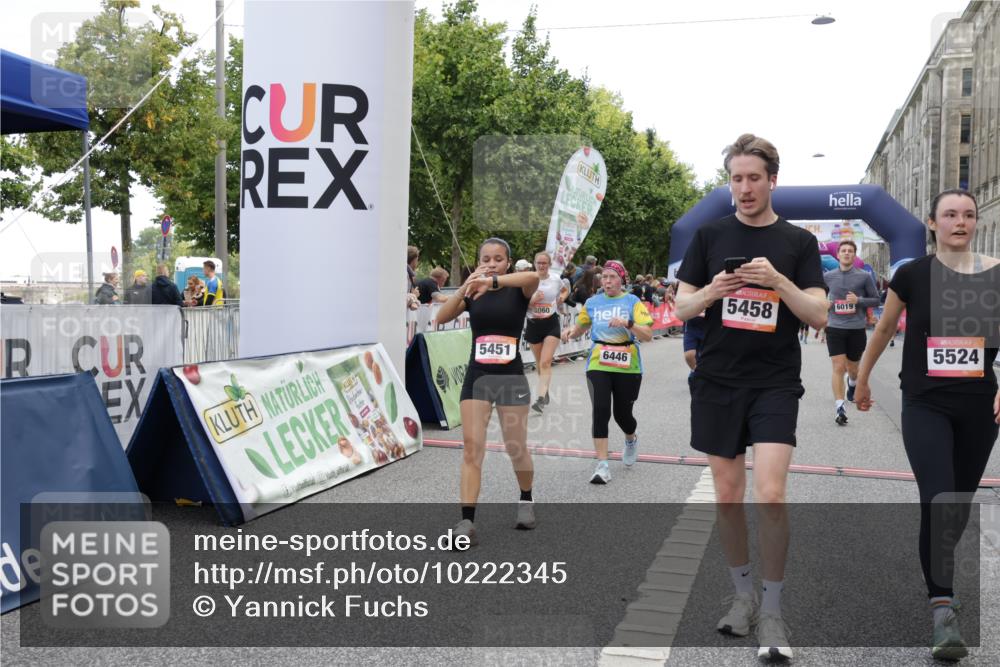 06.09.2026 - CURREX Alsterlauf Yannick Fuchs http://msf.ph/oto/10222345 06.09.2026 10:11:42 Ziel 2125, 2356, 3060, 3284, 3285, 3373, 3704, 3922, 4188, 4189, 4611, 5279, 5451, 5458, 6019, 6166, 6362, 6446 meine-sportfotos.de