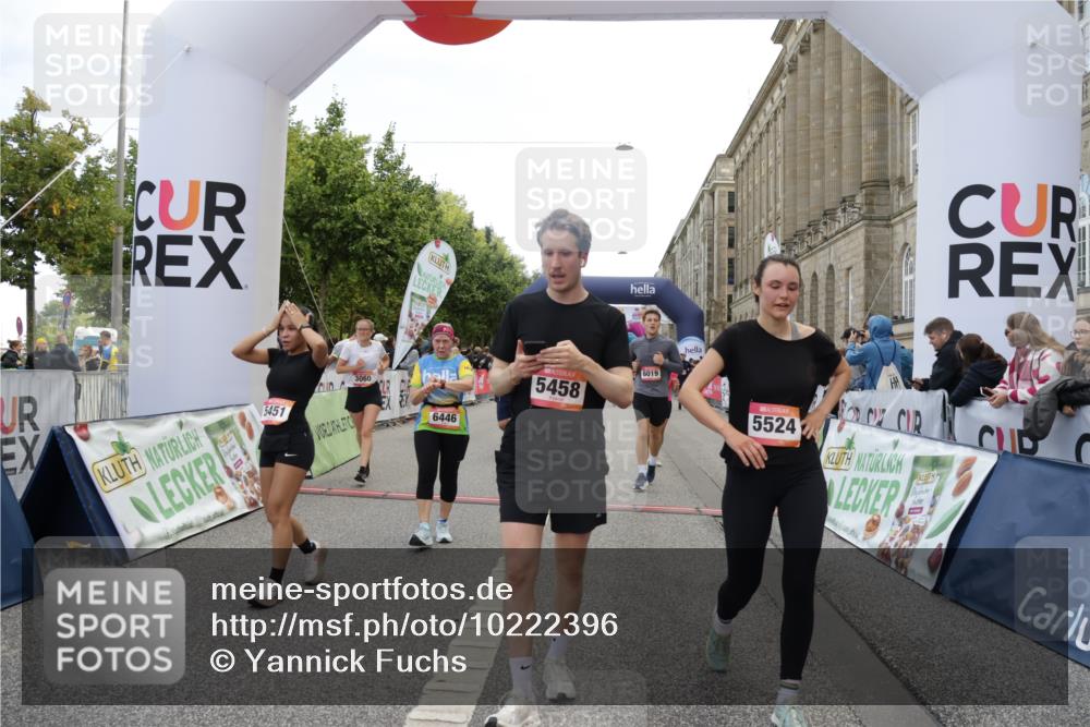 06.09.2026 - CURREX Alsterlauf Yannick Fuchs http://msf.ph/oto/10222396 06.09.2026 10:11:42 Ziel 2125, 2356, 3060, 3284, 3285, 3373, 3704, 3922, 4188, 4189, 4611, 5279, 5451, 5458, 6019, 6166, 6362, 6446 meine-sportfotos.de
