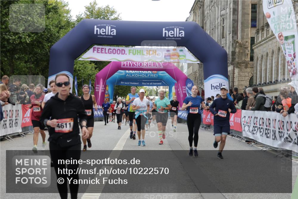 06.09.2026 - CURREX Alsterlauf Yannick Fuchs http://msf.ph/oto/10222570 06.09.2026 10:11:45 Ziel 2125, 2192, 2356, 2701, 3060, 3662, 3663, 3704, 4188, 4189, 4276, 4611, 5451, 5458, 6019, 6166, 6362, 6446, 8165, 8166 meine-sportfotos.de