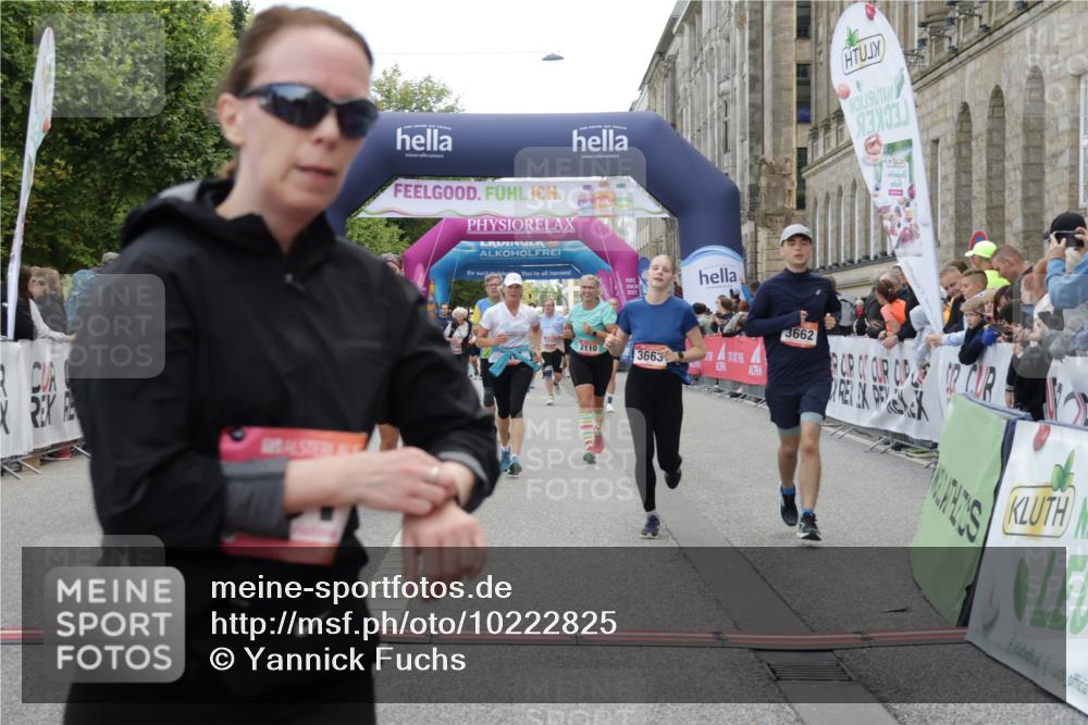06.09.2026 - CURREX Alsterlauf Yannick Fuchs http://msf.ph/oto/10222825 06.09.2026 10:11:47 Ziel 2110, 2125, 2192, 2701, 3060, 3662, 3663, 3704, 4276, 4611, 6019, 6166, 6362, 6446, 6467, 8165, 8166 meine-sportfotos.de