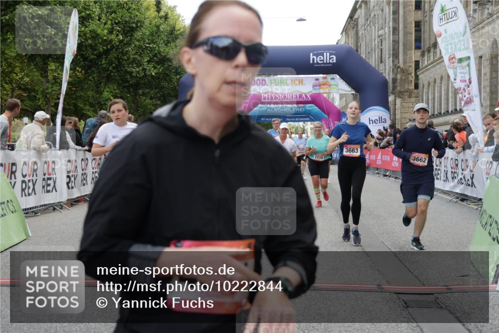 06.09.2026 - CURREX Alsterlauf Yannick Fuchs http://msf.ph/oto/10222844 06.09.2026 10:11:47 Ziel 2110, 2125, 2192, 2701, 3060, 3662, 3663, 3704, 4276, 4611, 6019, 6166, 6362, 6446, 6467, 8165, 8166 meine-sportfotos.de