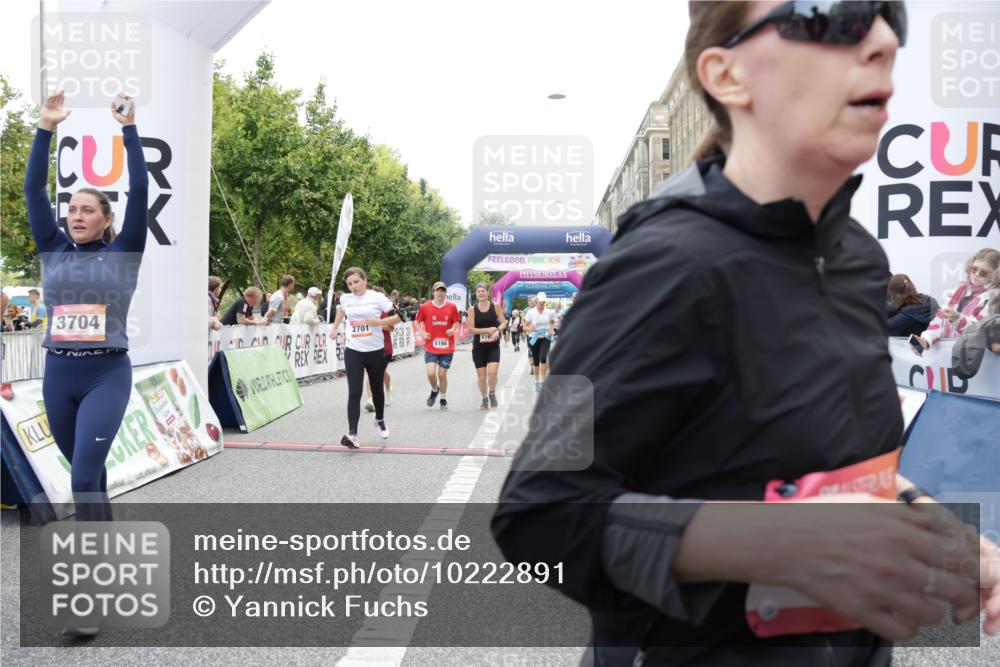 06.09.2026 - CURREX Alsterlauf Yannick Fuchs http://msf.ph/oto/10222891 06.09.2026 10:11:48 Ziel 2110, 2125, 2192, 2701, 3060, 3662, 3663, 3704, 4276, 4611, 5197, 6019, 6166, 6362, 6446, 6467, 8165, 8166 meine-sportfotos.de