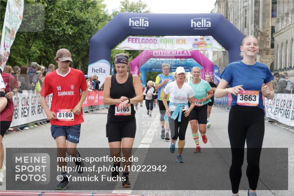 06.09.2026 - CURREX Alsterlauf Yannick Fuchs http://msf.ph/oto/10222942 06.09.2026 10:11:49 Ziel 2110, 2125, 2192, 2701, 3060, 3662, 3663, 3704, 4276, 4611, 5197, 6019, 6166, 6362, 6467, 8165, 8166 meine-sportfotos.de