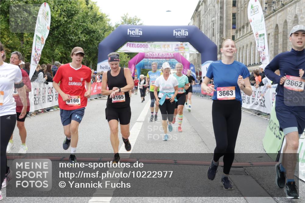 06.09.2026 - CURREX Alsterlauf Yannick Fuchs http://msf.ph/oto/10222977 06.09.2026 10:11:49 Ziel 2110, 2125, 2192, 2701, 3060, 3662, 3663, 3704, 4276, 4611, 5197, 6019, 6166, 6362, 6467, 8165, 8166 meine-sportfotos.de