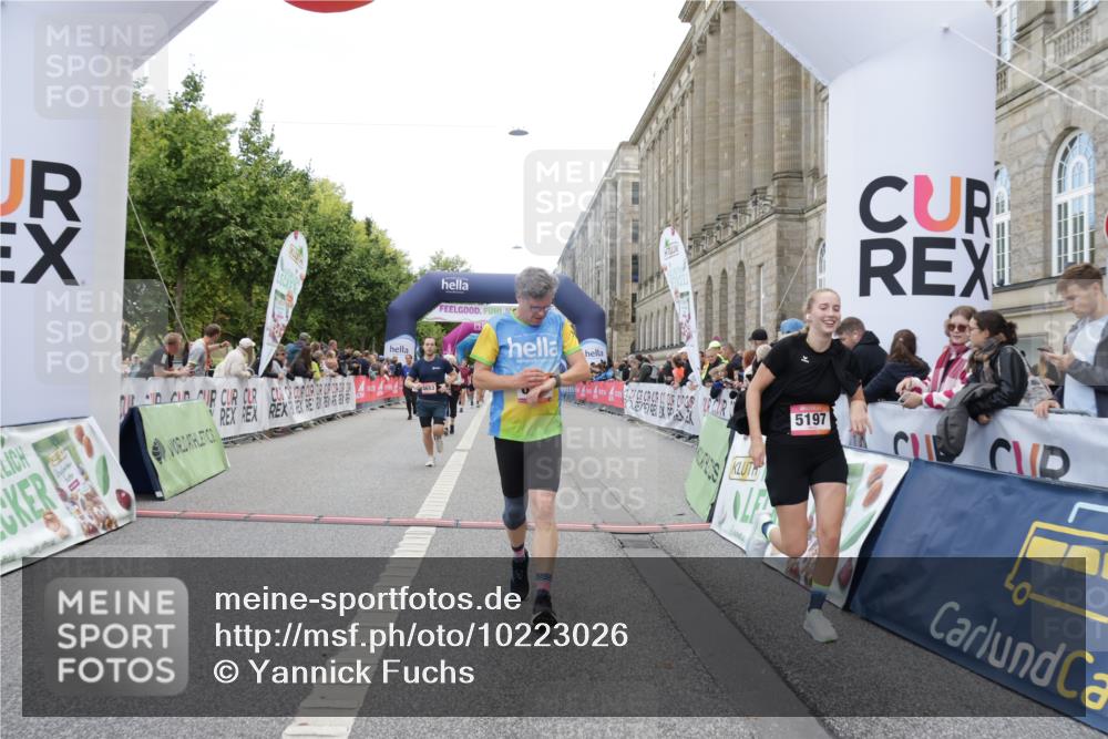 06.09.2026 - CURREX Alsterlauf Yannick Fuchs http://msf.ph/oto/10223026 06.09.2026 10:11:53 Ziel 2110, 2192, 2701, 3662, 3663, 4276, 4653, 5197, 5292, 6467, 8165, 8166 meine-sportfotos.de
