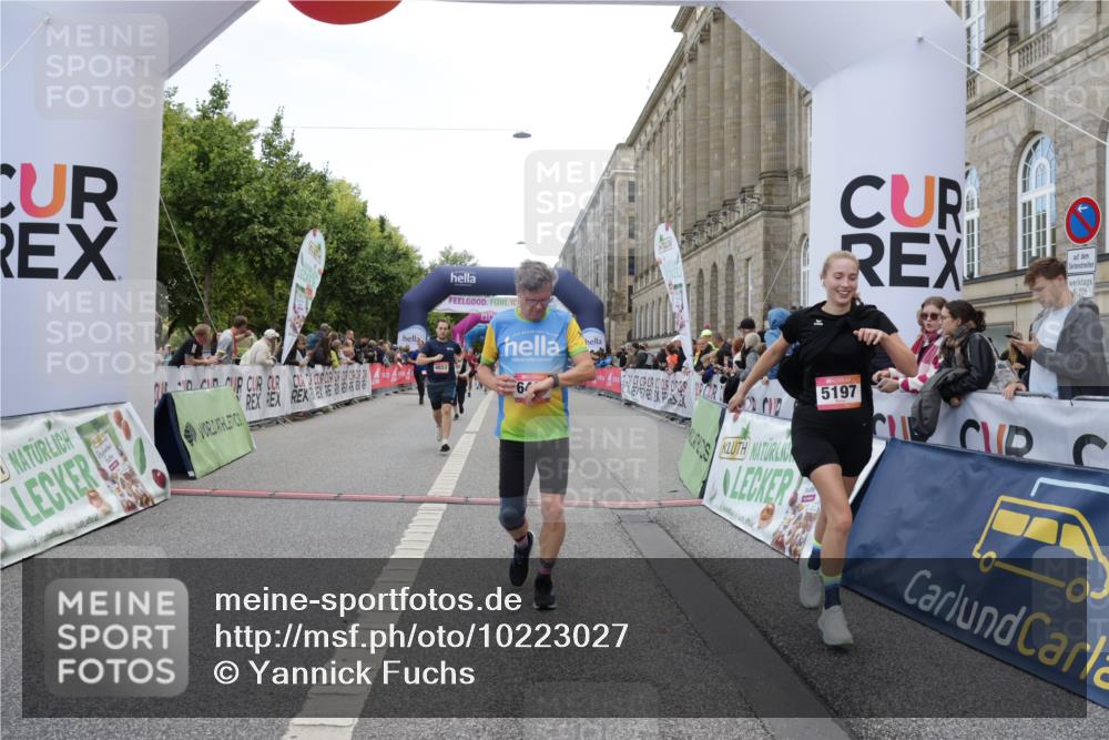 06.09.2026 - CURREX Alsterlauf Yannick Fuchs http://msf.ph/oto/10223027 06.09.2026 10:11:53 Ziel 2110, 2192, 2701, 3662, 3663, 4276, 4653, 5197, 5292, 6467, 8165, 8166 meine-sportfotos.de