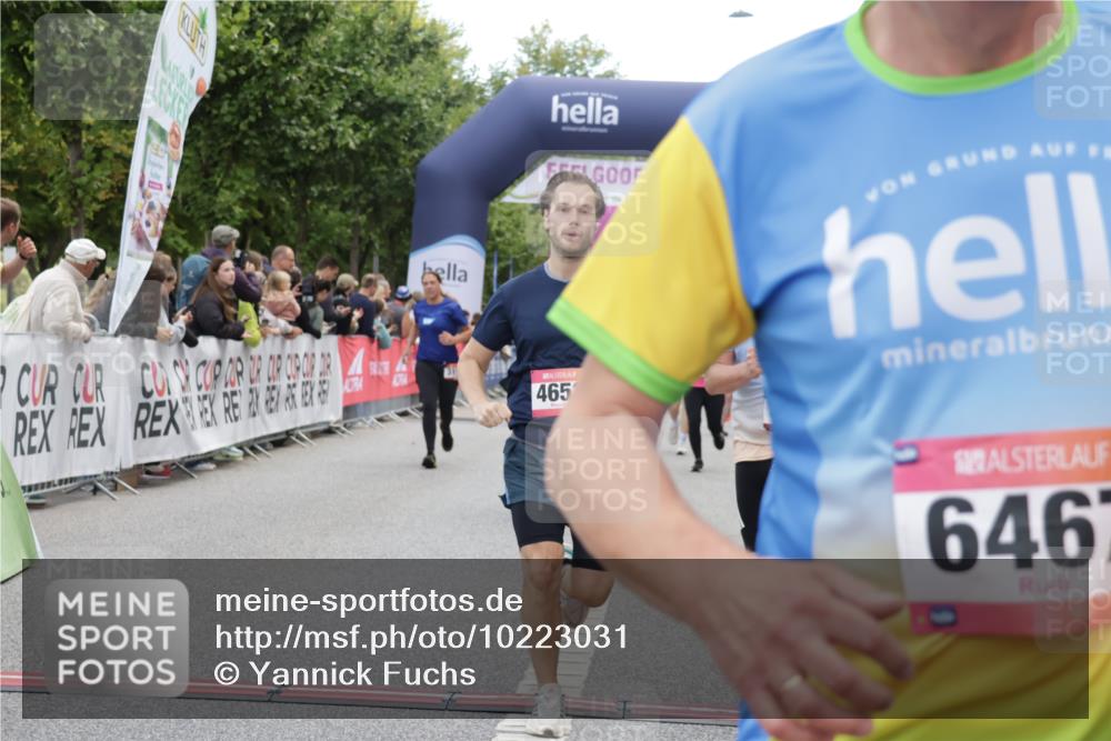 06.09.2026 - CURREX Alsterlauf Yannick Fuchs http://msf.ph/oto/10223031 06.09.2026 10:11:54 Ziel 2110, 2192, 2701, 3198, 3662, 3663, 3776, 4276, 4653, 5197, 5292, 6467, 8165, 8166 meine-sportfotos.de