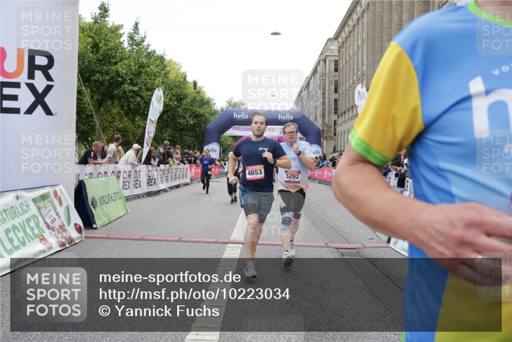 06.09.2026 - CURREX Alsterlauf Yannick Fuchs http://msf.ph/oto/10223034 06.09.2026 10:11:55 Ziel 2110, 2192, 2701, 3198, 3662, 3663, 3776, 3777, 4276, 4653, 4787, 4790, 5197, 5292, 6467, 8165, 8166 meine-sportfotos.de