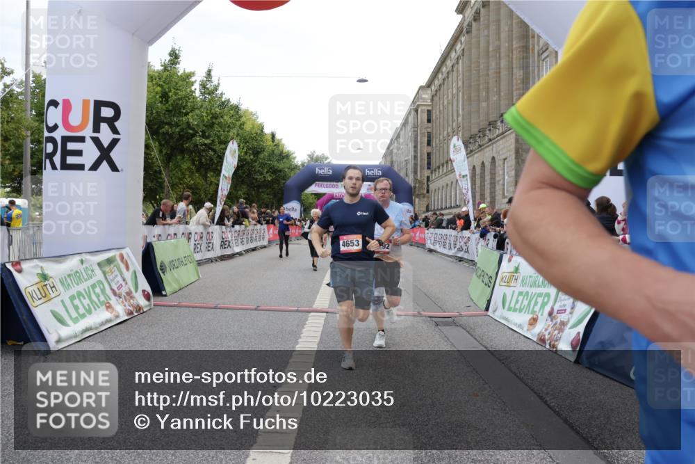 06.09.2026 - CURREX Alsterlauf Yannick Fuchs http://msf.ph/oto/10223035 06.09.2026 10:11:55 Ziel 2110, 2192, 2701, 3198, 3662, 3663, 3776, 3777, 4276, 4653, 4787, 4790, 5197, 5292, 6467, 8165, 8166 meine-sportfotos.de