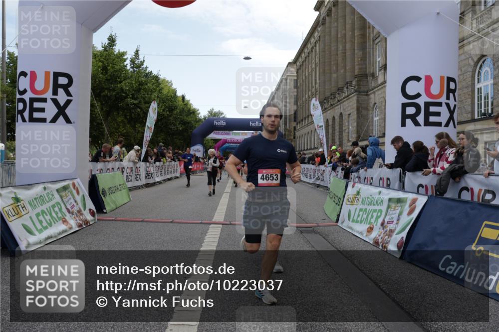 06.09.2026 - CURREX Alsterlauf Yannick Fuchs http://msf.ph/oto/10223037 06.09.2026 10:11:55 Ziel 2110, 2192, 2701, 3198, 3662, 3663, 3776, 3777, 4276, 4653, 4787, 4790, 5197, 5292, 6467, 8165, 8166 meine-sportfotos.de