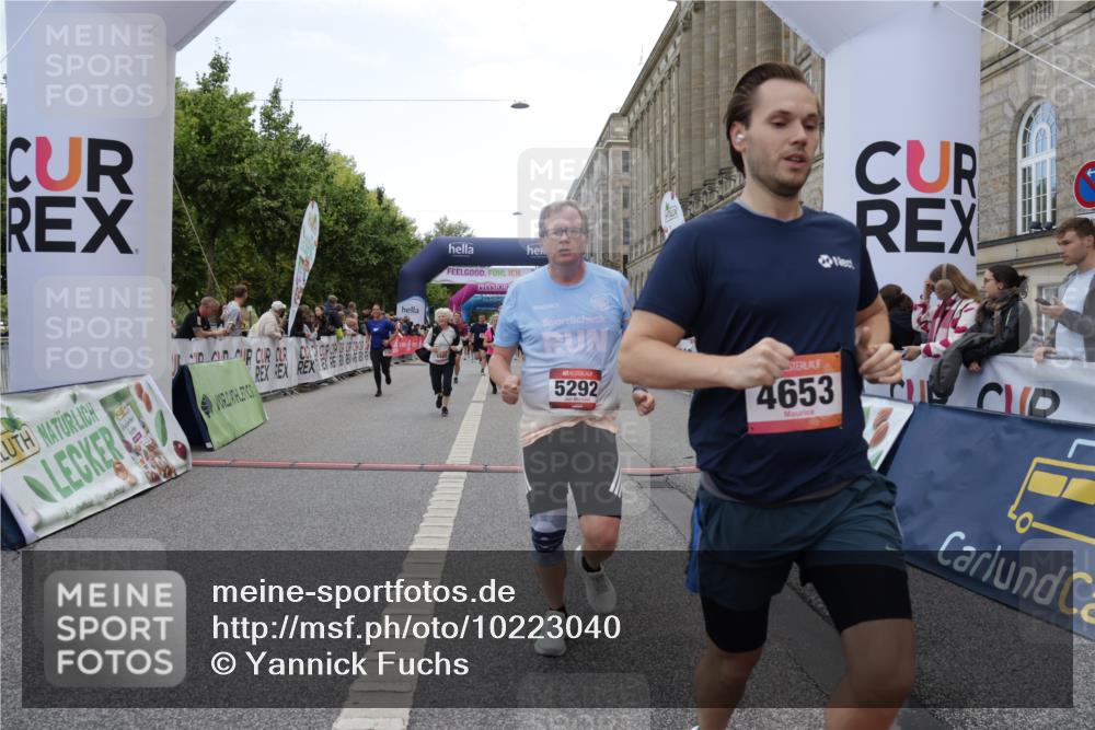 06.09.2026 - CURREX Alsterlauf Yannick Fuchs http://msf.ph/oto/10223040 06.09.2026 10:11:56 Ziel 2110, 2192, 3198, 3662, 3663, 3776, 3777, 4276, 4653, 4787, 4790, 5197, 5292, 6467, 8165, 8166 meine-sportfotos.de