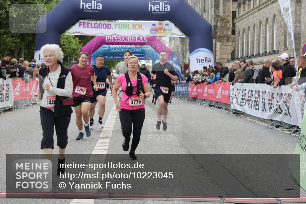 06.09.2026 - CURREX Alsterlauf Yannick Fuchs http://msf.ph/oto/10223045 06.09.2026 10:11:58 Ziel 2110, 3198, 3776, 3777, 4223, 4653, 4787, 4790, 5197, 5292, 6467 meine-sportfotos.de