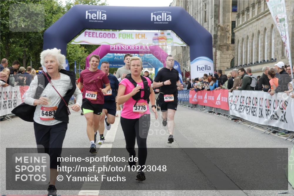 06.09.2026 - CURREX Alsterlauf Yannick Fuchs http://msf.ph/oto/10223048 06.09.2026 10:11:58 Ziel 2110, 3198, 3776, 3777, 4223, 4653, 4787, 4790, 5197, 5292, 6467 meine-sportfotos.de