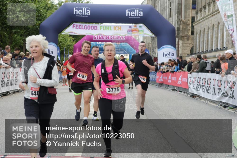 06.09.2026 - CURREX Alsterlauf Yannick Fuchs http://msf.ph/oto/10223050 06.09.2026 10:11:58 Ziel 2110, 3198, 3776, 3777, 4223, 4653, 4787, 4790, 5197, 5292, 6467 meine-sportfotos.de