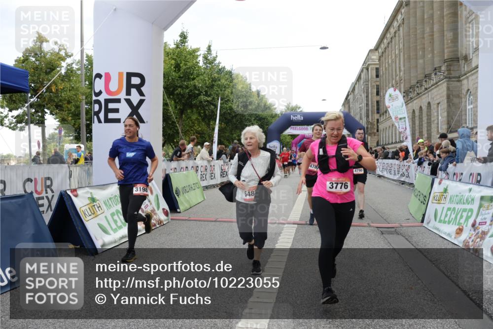 06.09.2026 - CURREX Alsterlauf Yannick Fuchs http://msf.ph/oto/10223055 06.09.2026 10:12:00 Ziel 3198, 3761, 3776, 3777, 4223, 4653, 4787, 4790, 5197, 5292 meine-sportfotos.de