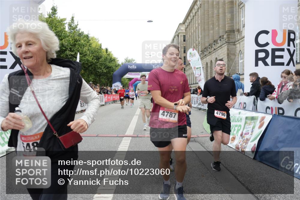 06.09.2026 - CURREX Alsterlauf Yannick Fuchs http://msf.ph/oto/10223060 06.09.2026 10:12:01 Ziel 3198, 3761, 3776, 3777, 4223, 4653, 4787, 4790, 4946, 5292 meine-sportfotos.de