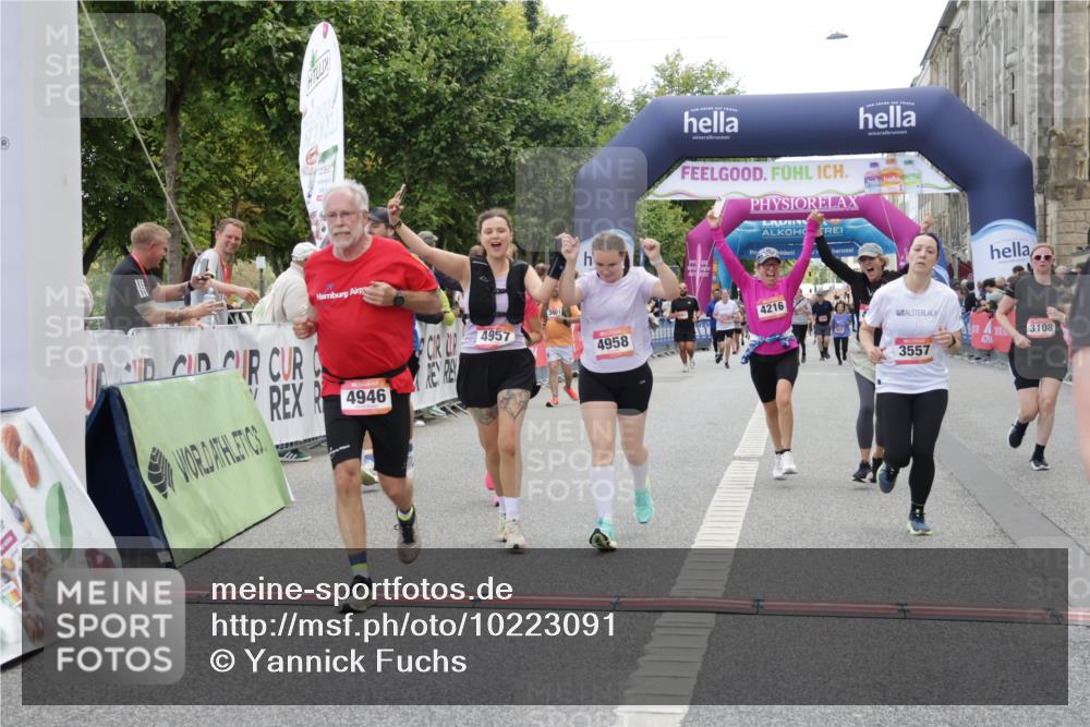 06.09.2026 - CURREX Alsterlauf Yannick Fuchs http://msf.ph/oto/10223091 06.09.2026 10:12:06 Ziel 3108, 3128, 3198, 3557, 3761, 3776, 3777, 4215, 4216, 4223, 4787, 4790, 4946, 4957, 4958, 6271 meine-sportfotos.de