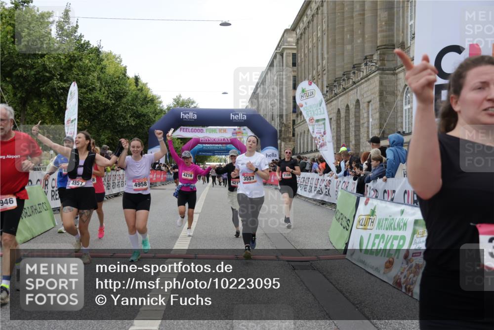 06.09.2026 - CURREX Alsterlauf Yannick Fuchs http://msf.ph/oto/10223095 06.09.2026 10:12:07 Ziel 3108, 3128, 3557, 3761, 3777, 4215, 4216, 4223, 4787, 4790, 4946, 4957, 4958, 6271 meine-sportfotos.de
