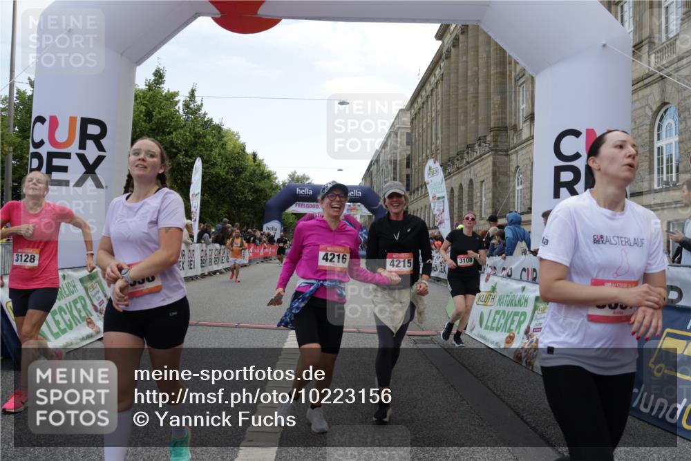 06.09.2026 - CURREX Alsterlauf Yannick Fuchs http://msf.ph/oto/10223156 06.09.2026 10:12:09 Ziel 3108, 3128, 3557, 3601, 3761, 4215, 4216, 4223, 4946, 4957, 4958, 6271 meine-sportfotos.de