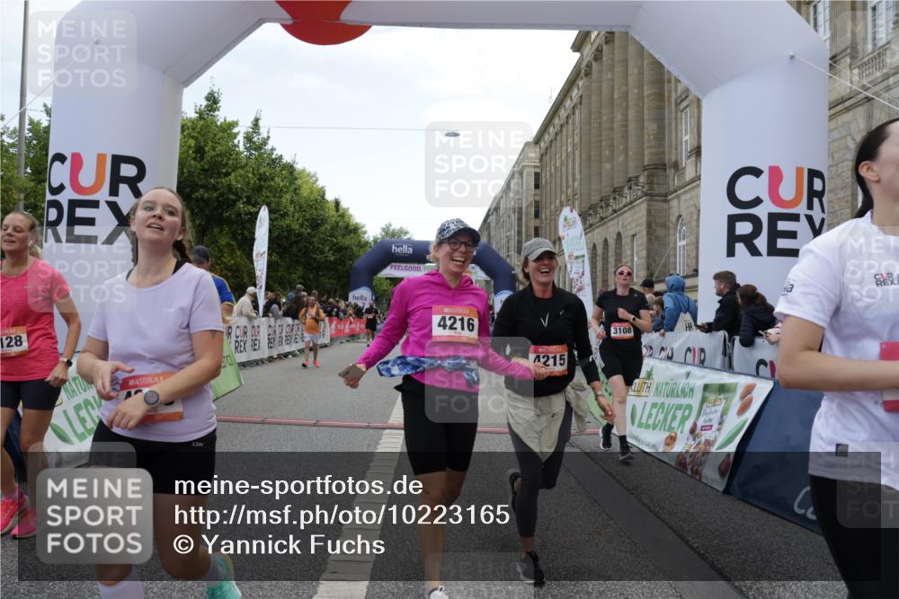 06.09.2026 - CURREX Alsterlauf Yannick Fuchs http://msf.ph/oto/10223165 06.09.2026 10:12:09 Ziel 3108, 3128, 3557, 3601, 3761, 4215, 4216, 4223, 4946, 4957, 4958, 6271 meine-sportfotos.de