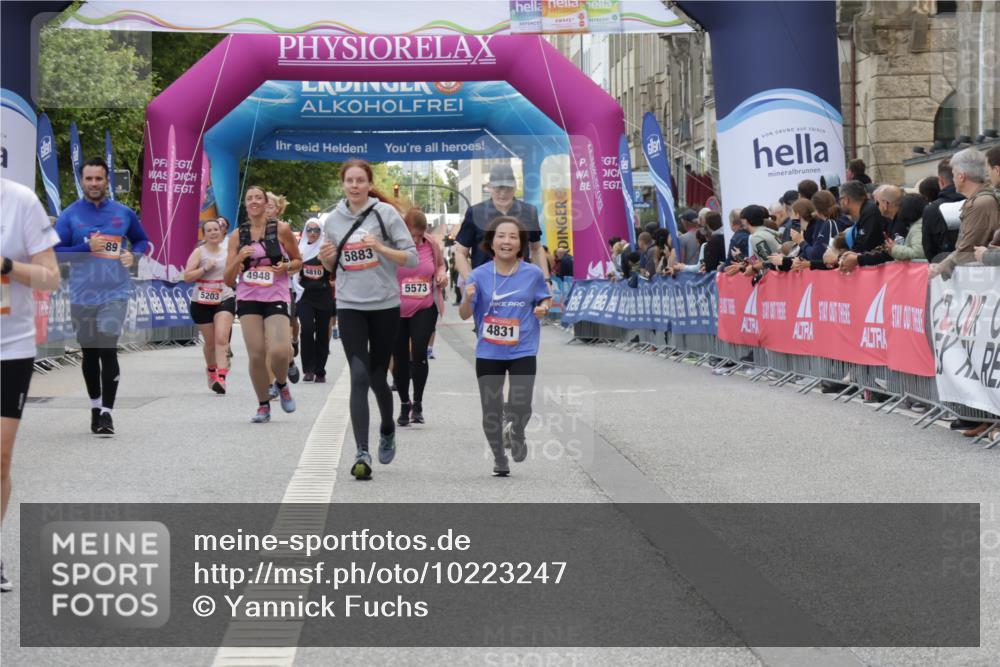 06.09.2026 - CURREX Alsterlauf Yannick Fuchs http://msf.ph/oto/10223247 06.09.2026 10:12:15 Ziel 3108, 3111, 3128, 3601, 4063, 4215, 4216, 4831, 5883, 6271 meine-sportfotos.de