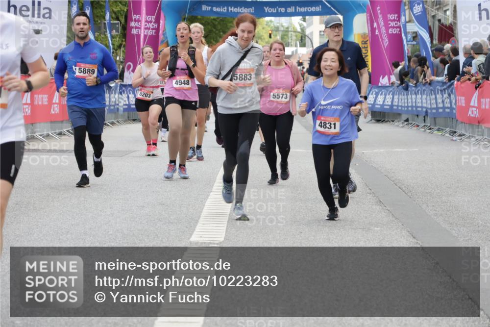 06.09.2026 - CURREX Alsterlauf Yannick Fuchs http://msf.ph/oto/10223283 06.09.2026 10:12:16 Ziel 3108, 3111, 3601, 4063, 4831, 5883, 6271 meine-sportfotos.de