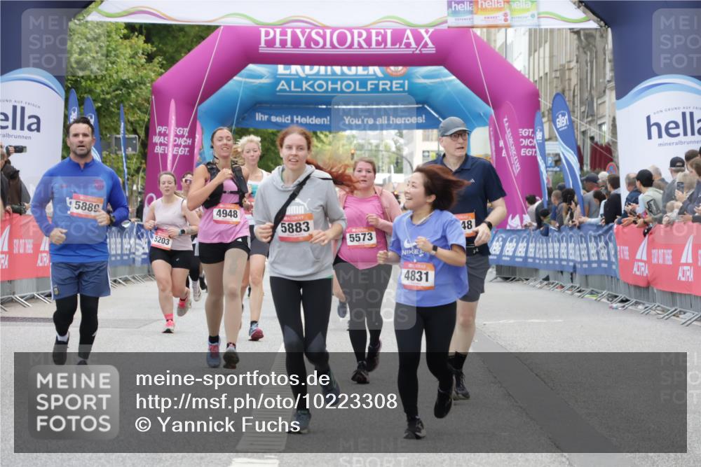 06.09.2026 - CURREX Alsterlauf Yannick Fuchs http://msf.ph/oto/10223308 06.09.2026 10:12:17 Ziel 3048, 3111, 3601, 4063, 4831, 4948, 5573, 5883 meine-sportfotos.de