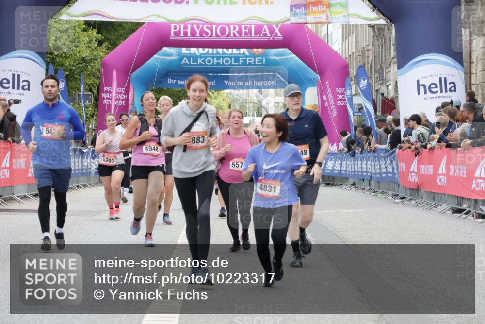 06.09.2026 - CURREX Alsterlauf Yannick Fuchs http://msf.ph/oto/10223317 06.09.2026 10:12:17 Ziel 3048, 3111, 3601, 4063, 4831, 4948, 5573, 5883 meine-sportfotos.de