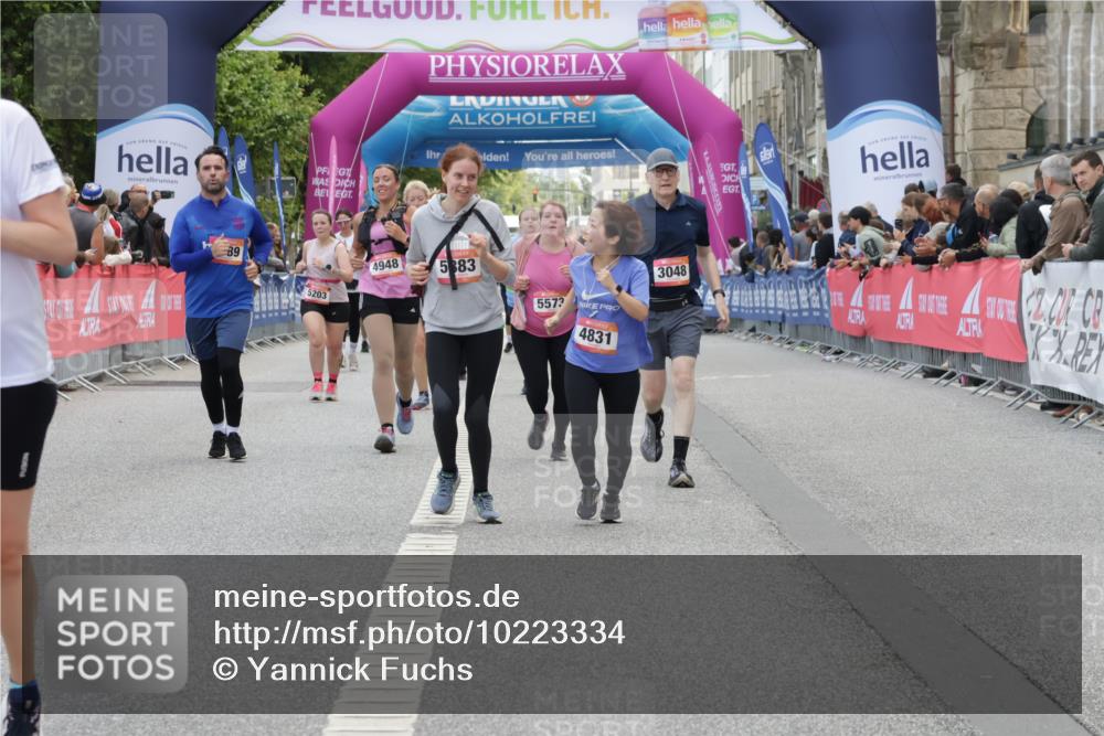 06.09.2026 - CURREX Alsterlauf Yannick Fuchs http://msf.ph/oto/10223334 06.09.2026 10:12:17 Ziel 3048, 3111, 3601, 4063, 4831, 4948, 5573, 5883 meine-sportfotos.de