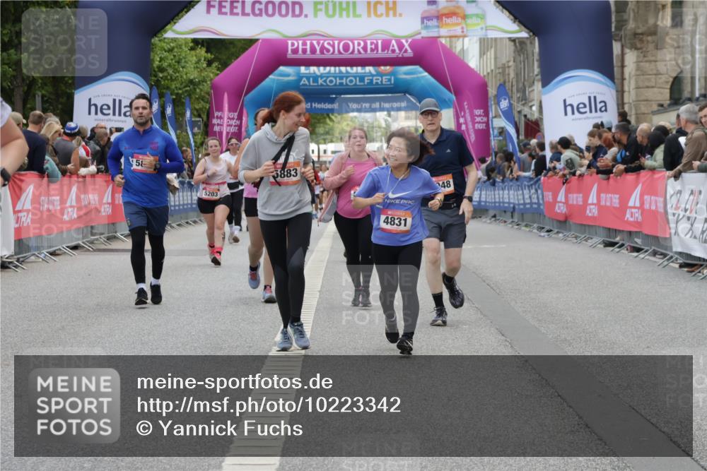 06.09.2026 - CURREX Alsterlauf Yannick Fuchs http://msf.ph/oto/10223342 06.09.2026 10:12:17 Ziel 3048, 3111, 3601, 4063, 4831, 4948, 5573, 5883 meine-sportfotos.de