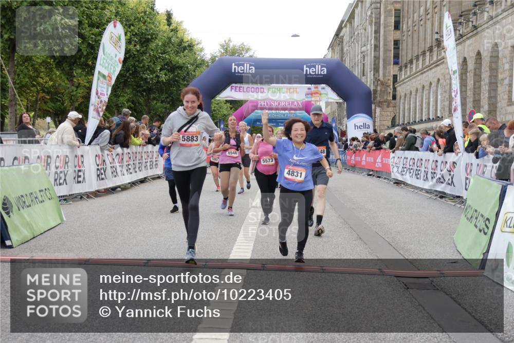 06.09.2026 - CURREX Alsterlauf Yannick Fuchs http://msf.ph/oto/10223405 06.09.2026 10:12:20 Ziel 3048, 3111, 3112, 3601, 4063, 4831, 4948, 5203, 5573, 5883, 5889 meine-sportfotos.de