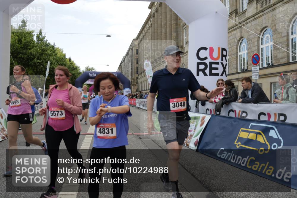 06.09.2026 - CURREX Alsterlauf Yannick Fuchs http://msf.ph/oto/10224988 06.09.2026 10:12:23 Ziel 3048, 3111, 3112, 4063, 4831, 4948, 5203, 5220, 5573, 5883, 5889, 6266 meine-sportfotos.de