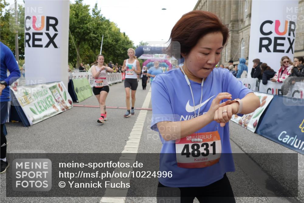 06.09.2026 - CURREX Alsterlauf Yannick Fuchs http://msf.ph/oto/10224996 06.09.2026 10:12:25 Ziel 3048, 3111, 3112, 3173, 4810, 4831, 4948, 5185, 5203, 5220, 5285, 5573, 5883, 5889, 6266 meine-sportfotos.de