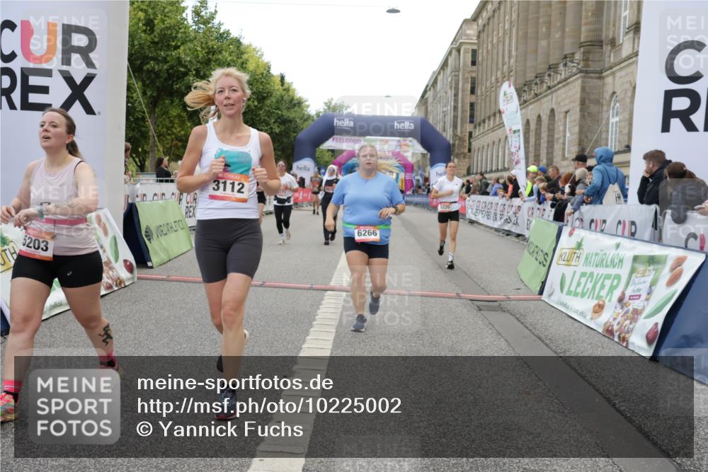 06.09.2026 - CURREX Alsterlauf Yannick Fuchs http://msf.ph/oto/10225002 06.09.2026 10:12:26 Ziel 3048, 3112, 3173, 4810, 4831, 4948, 5185, 5203, 5220, 5285, 5573, 5883, 5889, 6266 meine-sportfotos.de