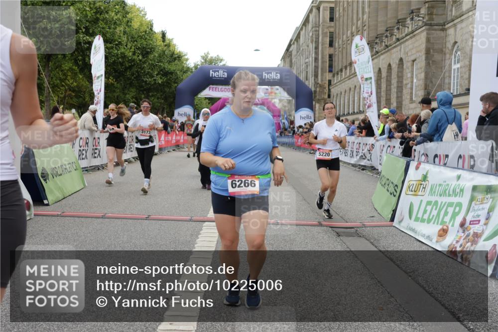 06.09.2026 - CURREX Alsterlauf Yannick Fuchs http://msf.ph/oto/10225006 06.09.2026 10:12:27 Ziel 3048, 3112, 3173, 3244, 3245, 4421, 4810, 4831, 4948, 5185, 5203, 5220, 5285, 5573, 5883, 5889, 6266 meine-sportfotos.de
