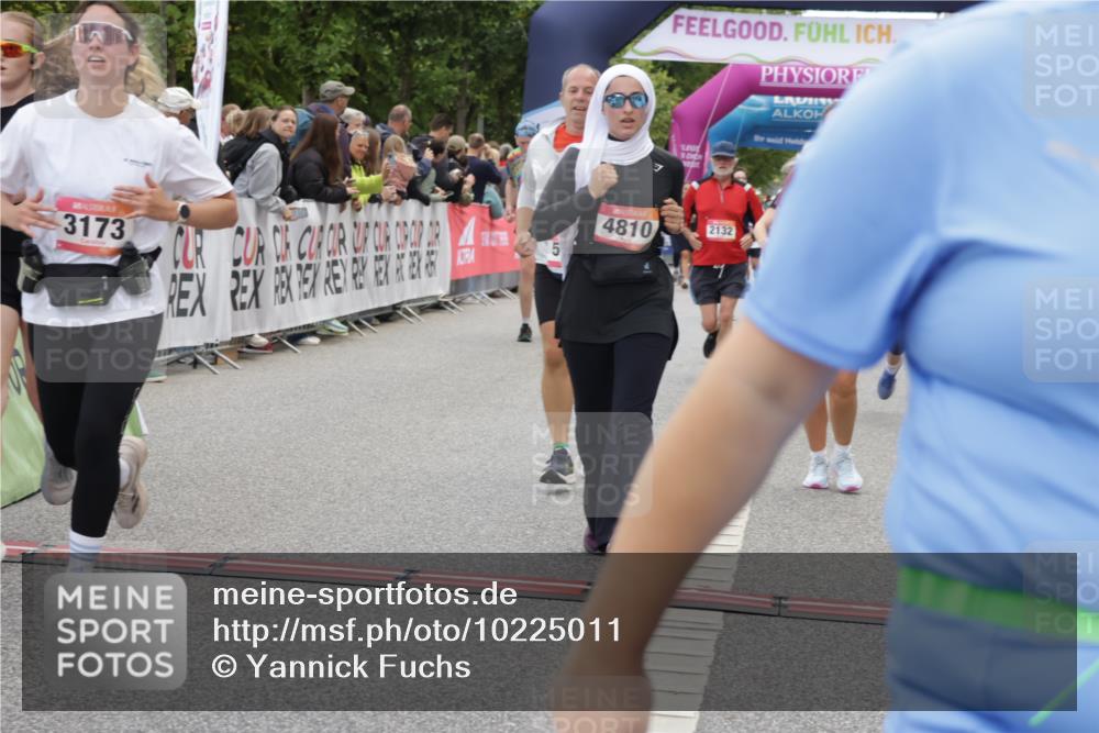06.09.2026 - CURREX Alsterlauf Yannick Fuchs http://msf.ph/oto/10225011 06.09.2026 10:12:29 Ziel 2132, 3048, 3112, 3173, 3244, 3245, 4421, 4810, 4948, 5185, 5203, 5220, 5285, 5573, 5889, 6094, 6266 meine-sportfotos.de
