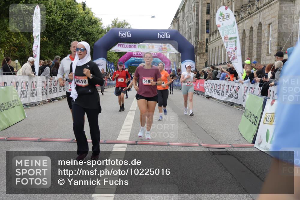 06.09.2026 - CURREX Alsterlauf Yannick Fuchs http://msf.ph/oto/10225016 06.09.2026 10:12:30 Ziel 2132, 2205, 3112, 3173, 3244, 3245, 4421, 4810, 4975, 4976, 5185, 5203, 5220, 5285, 5889, 6094, 6266 meine-sportfotos.de