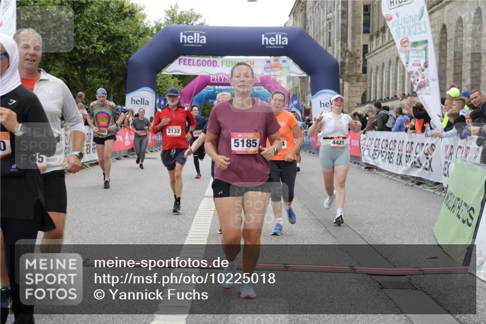 06.09.2026 - CURREX Alsterlauf Yannick Fuchs http://msf.ph/oto/10225018 06.09.2026 10:12:30 Ziel 2132, 2205, 3112, 3173, 3244, 3245, 4421, 4810, 4975, 4976, 5185, 5203, 5220, 5285, 5889, 6094, 6266 meine-sportfotos.de