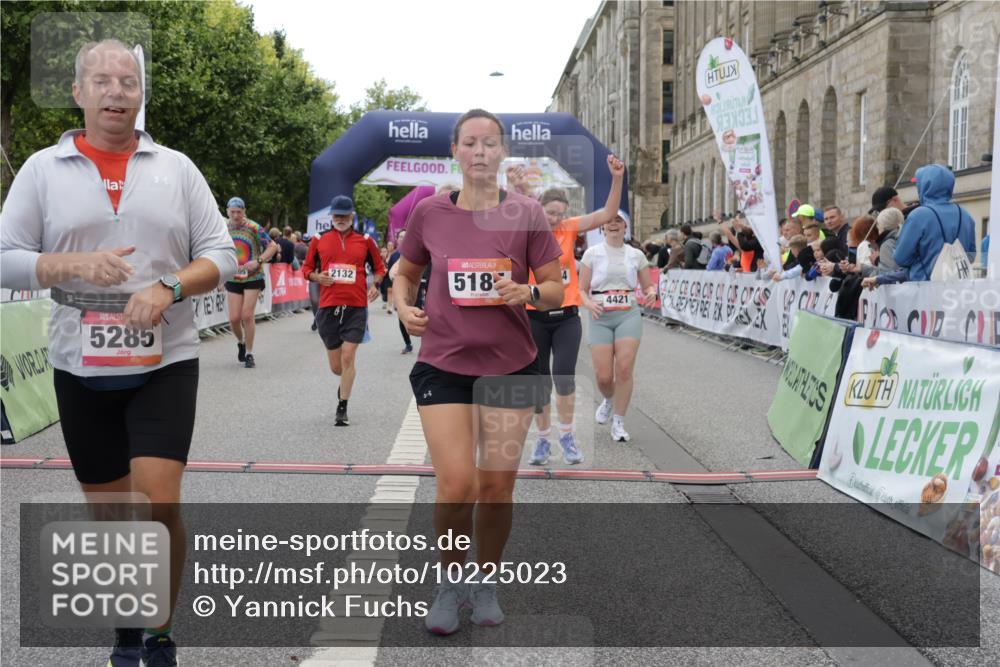 06.09.2026 - CURREX Alsterlauf Yannick Fuchs http://msf.ph/oto/10225023 06.09.2026 10:12:31 Ziel 2132, 2205, 3112, 3173, 3244, 3245, 4421, 4810, 4975, 4976, 5185, 5203, 5220, 5285, 6094, 6266 meine-sportfotos.de