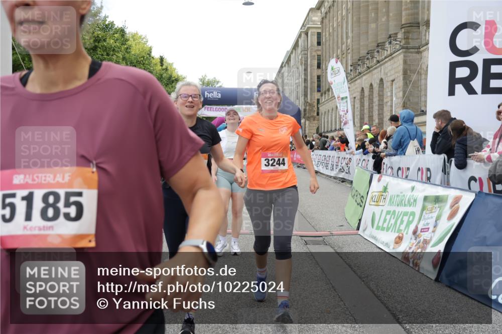 06.09.2026 - CURREX Alsterlauf Yannick Fuchs http://msf.ph/oto/10225024 06.09.2026 10:12:33 Ziel 2132, 2205, 3173, 3244, 3245, 3616, 3710, 4421, 4810, 4975, 4976, 5185, 5220, 5285, 6094, 6237, 6266 meine-sportfotos.de