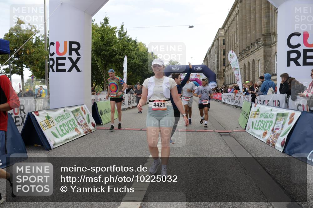 06.09.2026 - CURREX Alsterlauf Yannick Fuchs http://msf.ph/oto/10225032 06.09.2026 10:12:34 Ziel 2132, 2205, 3173, 3244, 3245, 3616, 3710, 4421, 4810, 4975, 4976, 5185, 5220, 5285, 6094, 6237, 8227 meine-sportfotos.de