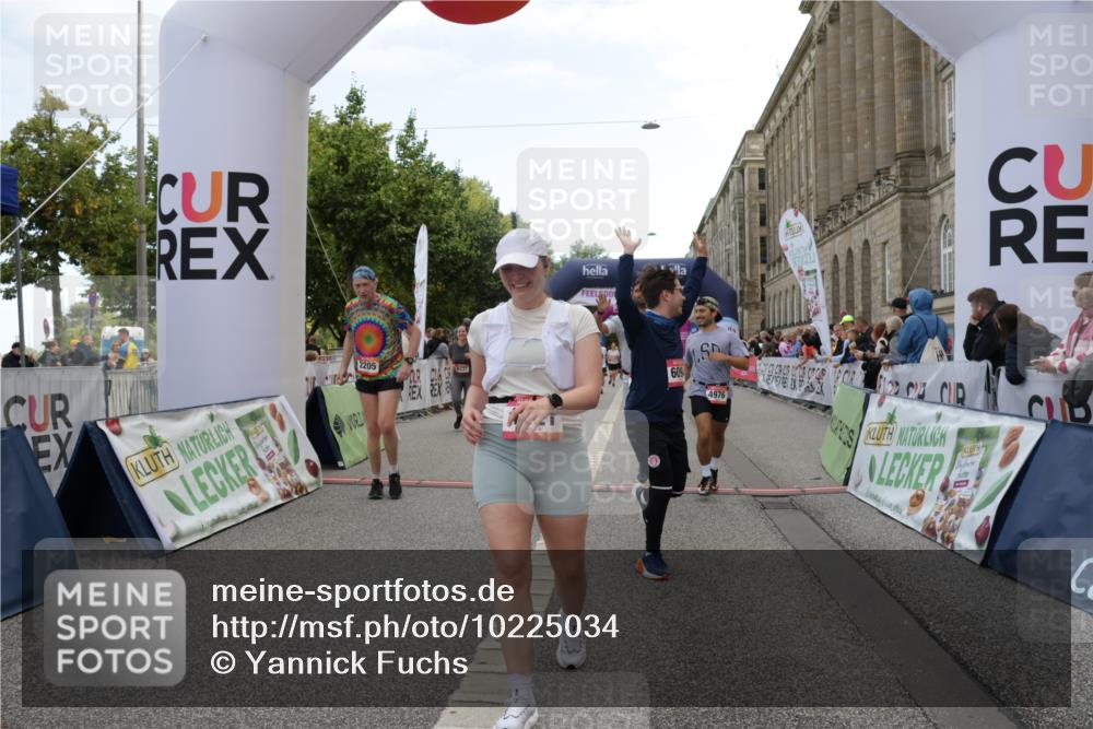 06.09.2026 - CURREX Alsterlauf Yannick Fuchs http://msf.ph/oto/10225034 06.09.2026 10:12:35 Ziel 2132, 2205, 3162, 3173, 3244, 3245, 3616, 3710, 4302, 4421, 4810, 4975, 4976, 5185, 5220, 5285, 6094, 6237, 8227 meine-sportfotos.de