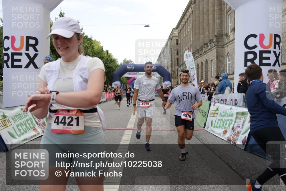 06.09.2026 - CURREX Alsterlauf Yannick Fuchs http://msf.ph/oto/10225038 06.09.2026 10:12:36 Ziel 2132, 2205, 2750, 3162, 3173, 3244, 3245, 3616, 3710, 4302, 4421, 4810, 4975, 4976, 5185, 5285, 6094, 6237, 8227 meine-sportfotos.de
