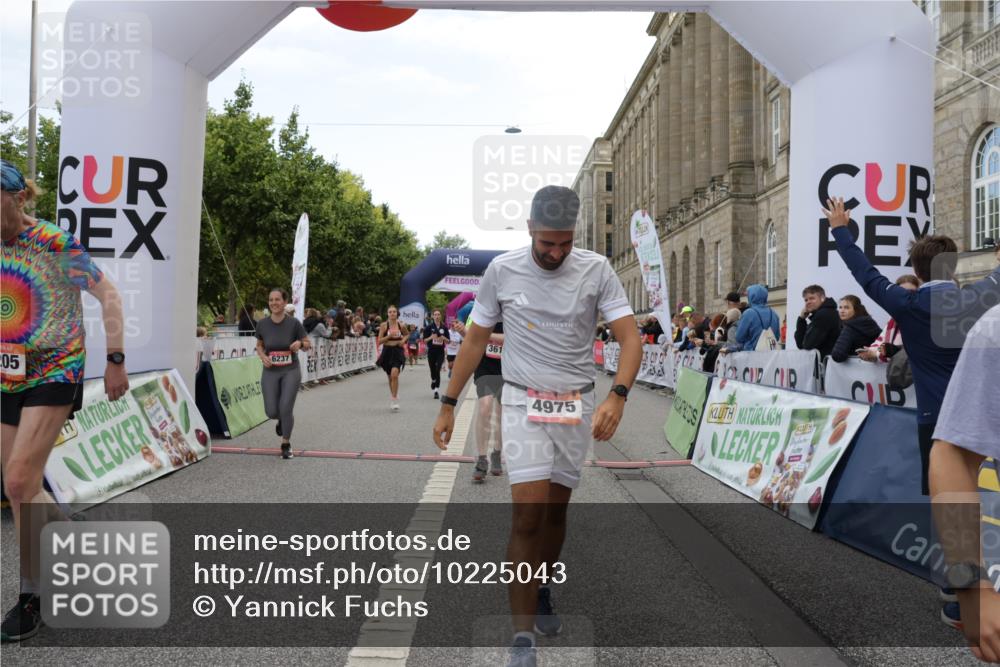 06.09.2026 - CURREX Alsterlauf Yannick Fuchs http://msf.ph/oto/10225043 06.09.2026 10:12:37 Ziel 2132, 2205, 2750, 3162, 3244, 3245, 3616, 3710, 4302, 4421, 4975, 4976, 5185, 5285, 5369, 6094, 6237, 8227 meine-sportfotos.de